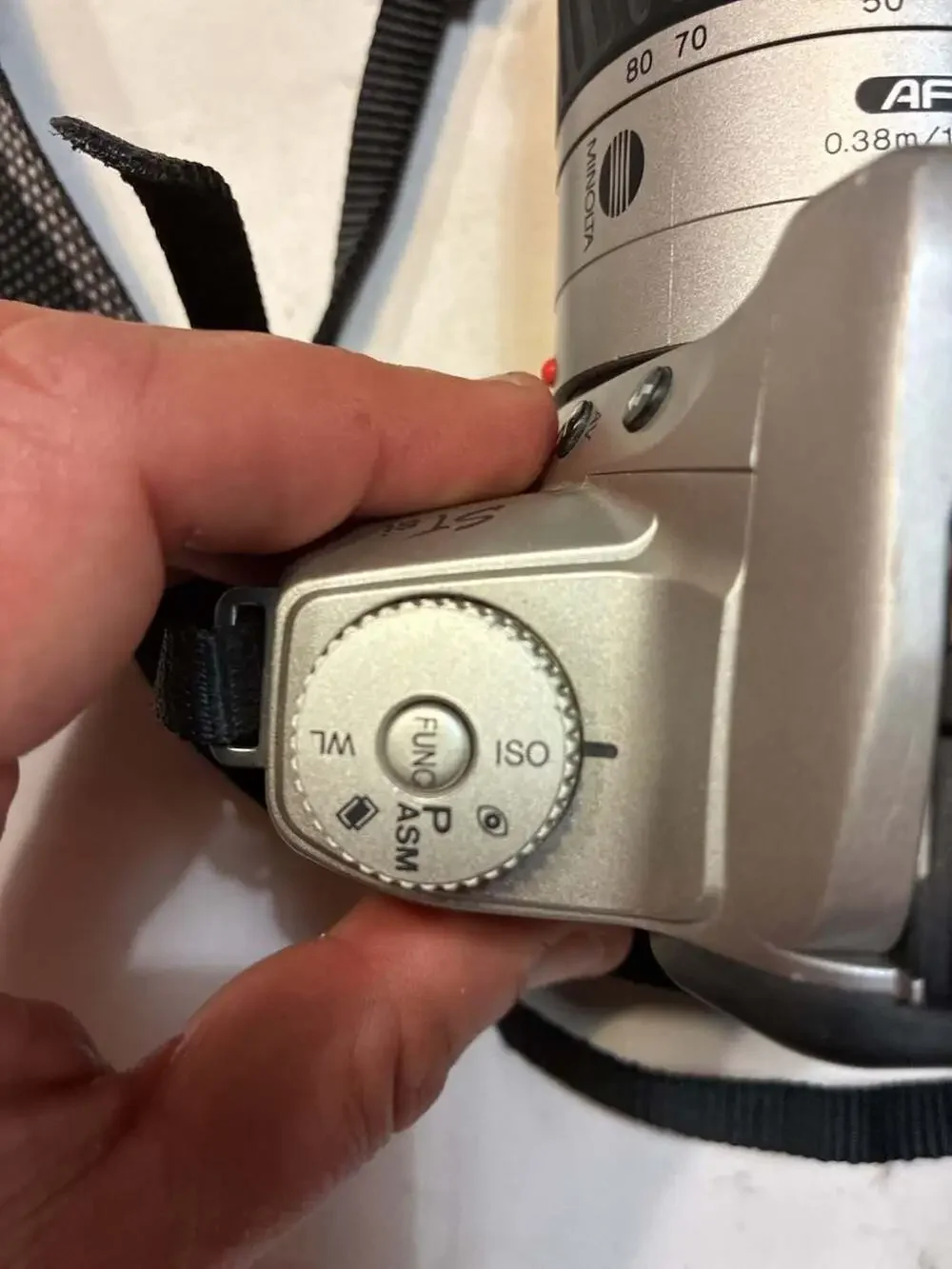 minolta qtsi maxxum 35mm Film Camera W 35-80 AF Lens Works Good